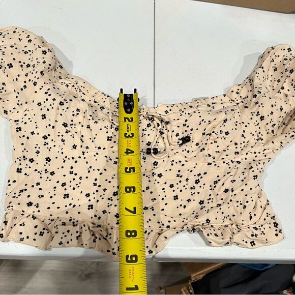 Urban Romantics Cream Ditzy Floral Mermaid Crop Top Tie Front Size Juniors Med - Picture 9 of 9